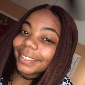 Meet your Posher, Simone